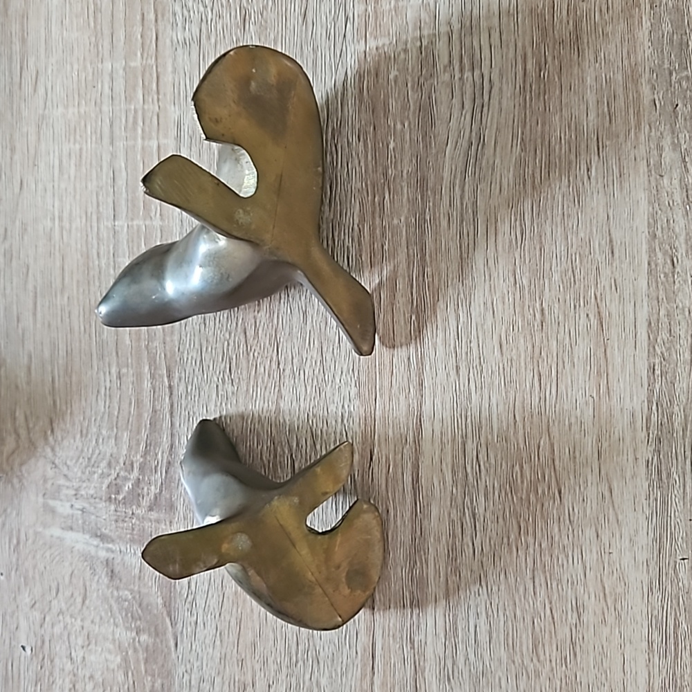 Set of Mother and Baby Sea Lions Paper Weight or Office Decor - Picture 6 of 7